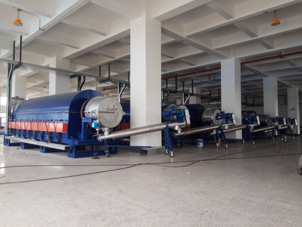 焙燒電池負極材料，規(guī)格：?0.65x7.2米間接電加熱